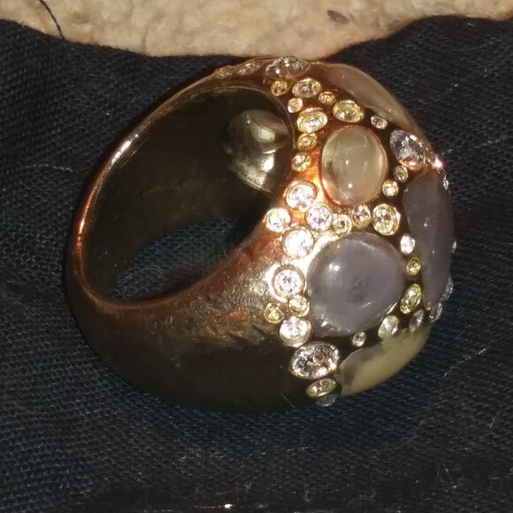 CHANEL Cocktail Resin & Strass Ring- used - Picture 4 of 14